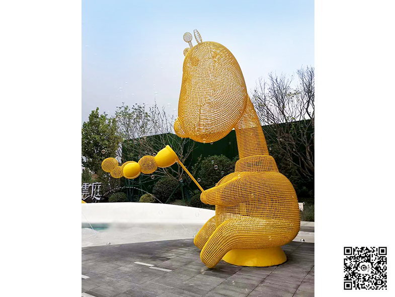 不銹鋼雕塑中鏤空雕塑的制作方式是什么？